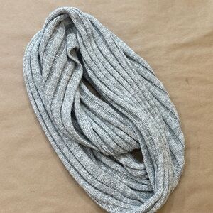 Hollister Light Gray Infinity Knit Scarf